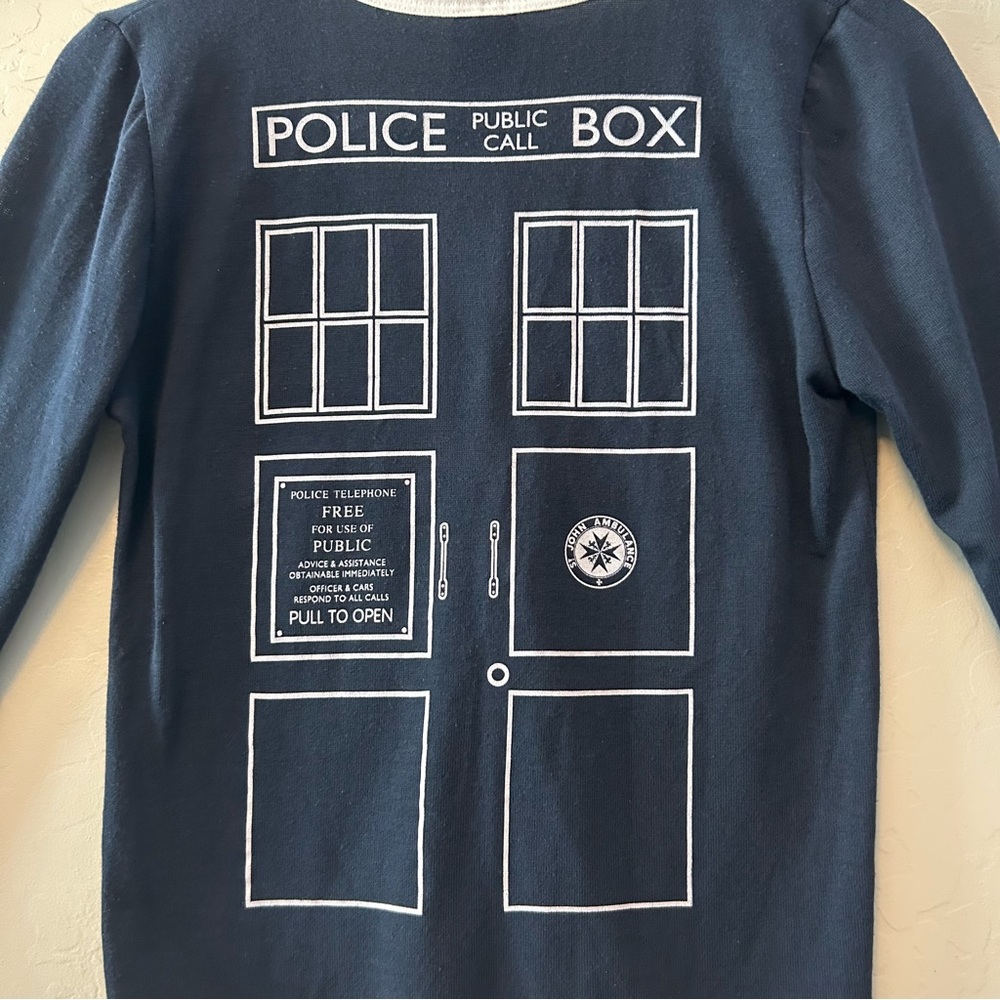 Her Universe Dr Who Tardis Union Jack navy blue cardigan sweater size medium - Picture 13 of 16